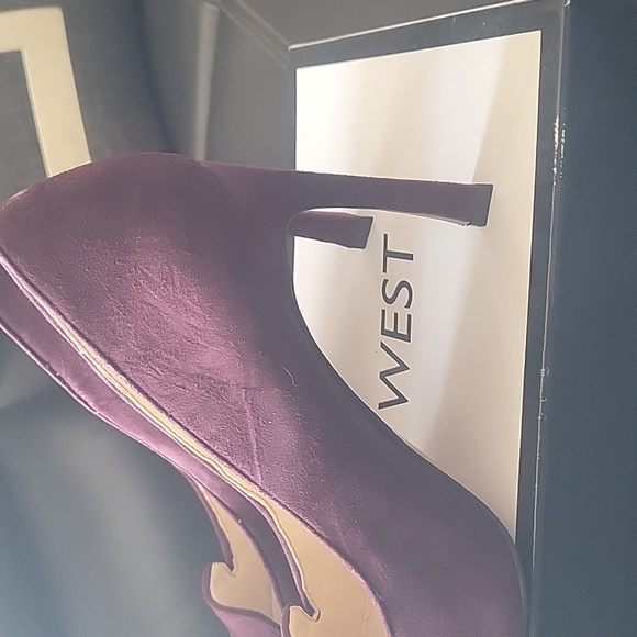 Nine West pumps - Picture 2 of 5